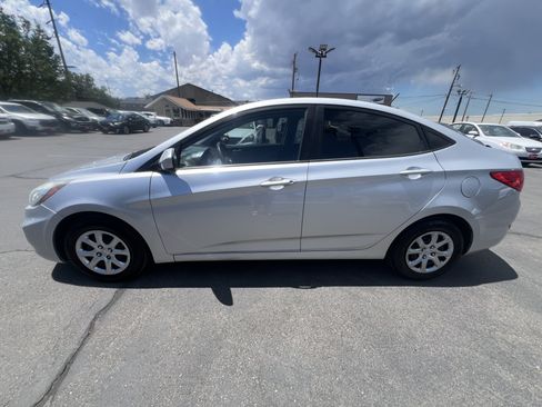 Used 2014 Hyundai Accent GLS FWD image 5