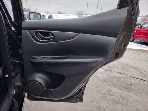 Used 2020 Nissan Rogue Sport S image 24