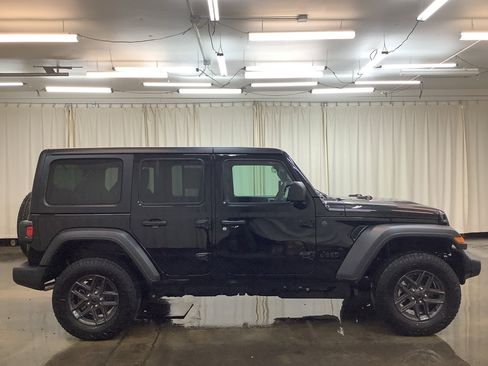 New 2026 Jeep Wrangler Unlimited Sport w/ Convenience Group AWD/4WD image 5
