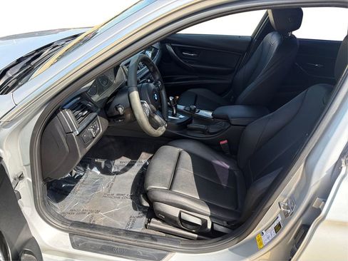 Used 2015 BMW 320i Sedan w/ Sport Package image 10