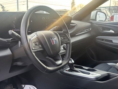 Used 2024 Buick Envista Preferred w/ Convenience I Package image 13