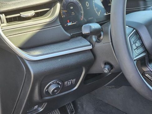 Used 2023 Jeep Grand Cherokee Limited w/ Luxury Tech Group II AWD/4WD image 16