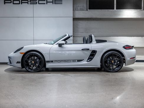 Certified 2024 Porsche 718 Boxster RWD image 2