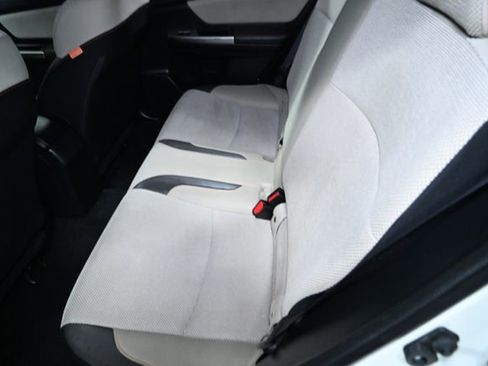 Used 2016 Subaru Crosstrek 2.0i Premium w/ Moonroof Package image 39