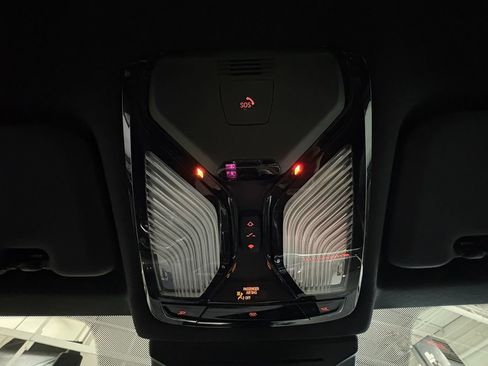 Used 2024 BMW X6 xDrive40i image 30