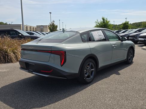 New 2026 Kia K4 FWD image 8