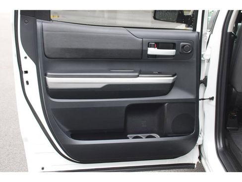 Used 2016 Toyota Tundra SR5 image 11