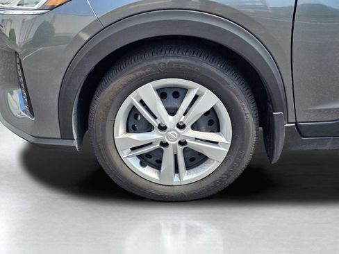 Used 2024 Nissan Kicks S image 6