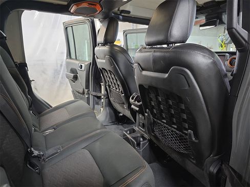 Used 2021 Jeep Gladiator Mojave w/ Uconnect 4C Nav & Sound Group image 11