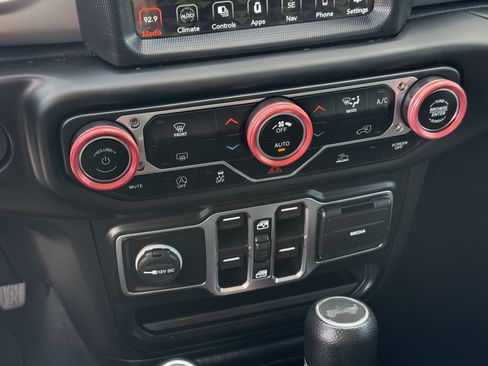 Used 2021 Jeep Wrangler Unlimited Sport AWD/4WD image 23