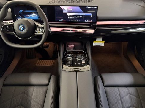 New 2026 BMW i5 eDrive40 image 14