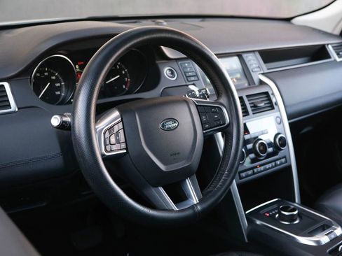 Used 2019 Land Rover Discovery Sport SE image 19