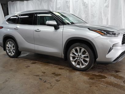 Used 2022 Toyota Highlander Limited