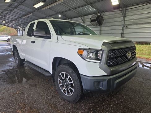 Used 2018 Toyota Tundra SR image 3