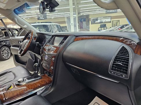 Used 2015 INFINITI QX80 4WD w/ Deluxe Technology Package image 24