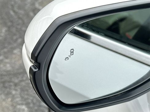 Used 2022 Honda CR-V Touring image 19