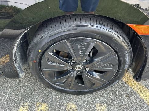 Used 2018 Honda Civic EX-L image 13