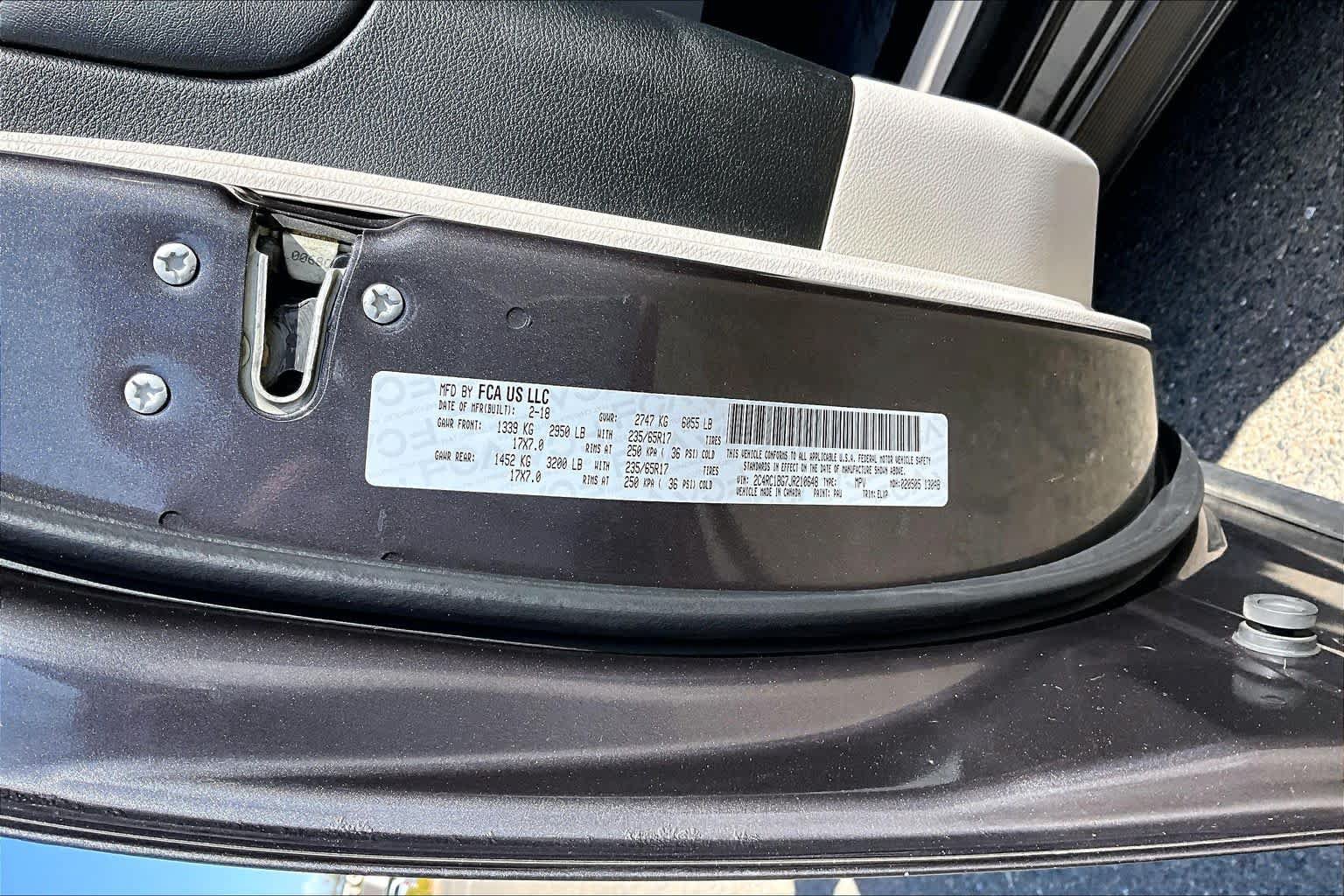 Used 2018 Chrysler Pacifica Touring-L FWD image 36