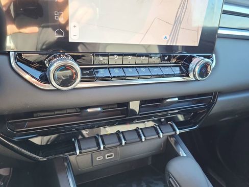 New 2026 GMC Canyon Elevation w/ Convenience Package image 16