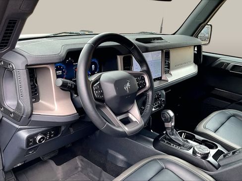 Used 2025 Ford Bronco Outer Banks AWD/4WD image 18