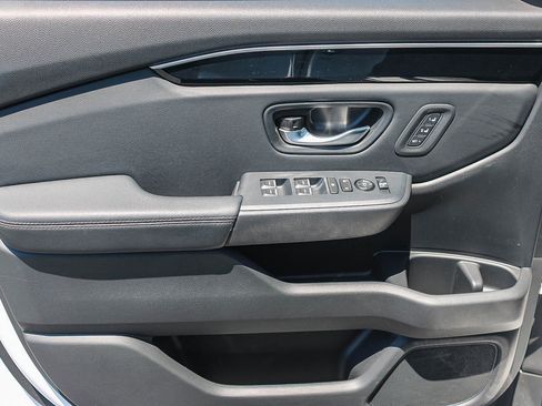 Used 2025 Honda Pilot EX-L image 21