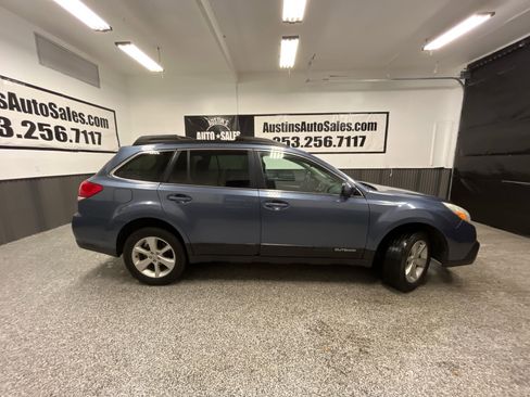 Used 2013 Subaru Outback 2.5i Premium w/ All-Weather Pkg image 2