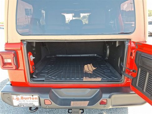 Used 2022 Jeep Wrangler Unlimited Sahara w/ LED Lighting Group image 28