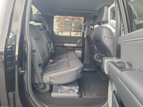 Certified 2025 Ford F350 Lariat w/ Black Appearance Package image 18