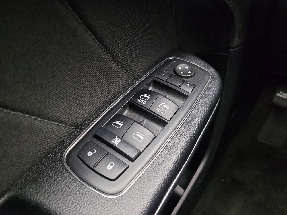 Used 2016 Dodge Charger SXT RWD image 27