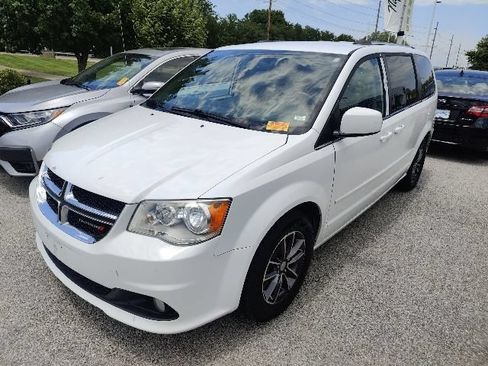 Used 2016 Dodge Grand Caravan SXT FWD image 6