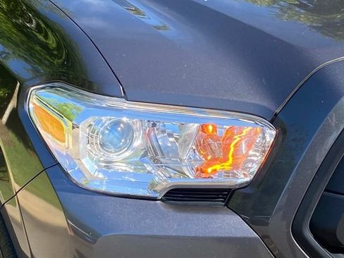 Used 2022 Toyota Tacoma SR RWD image 3