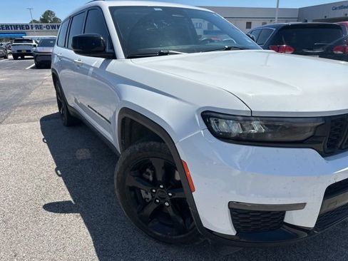 Used 2022 Jeep Grand Cherokee L Limited w/ Black Appearance Package RWD image 1