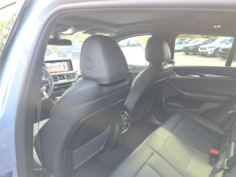 Used 2024 BMW X4 M40i image 17