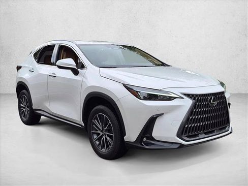 Used 2025 Lexus NX 250 FWD w/ Towing Package (2000 Lbs) image 3