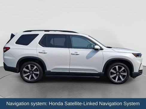 Used 2025 Honda Pilot Touring image 9