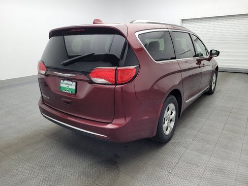 Used 2017 Chrysler Pacifica Touring-L Plus image 9