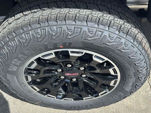 New 2026 GMC Canyon AT4 w/ Technology Plus Package image 11