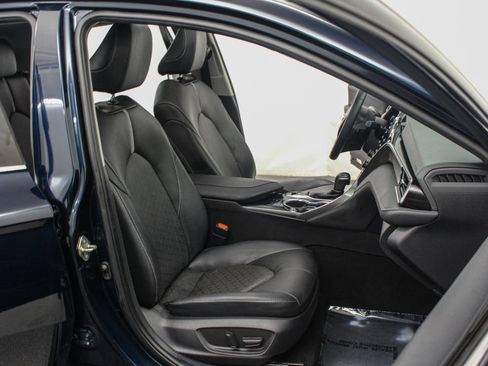 Used 2020 Toyota Camry XSE FWD image 26