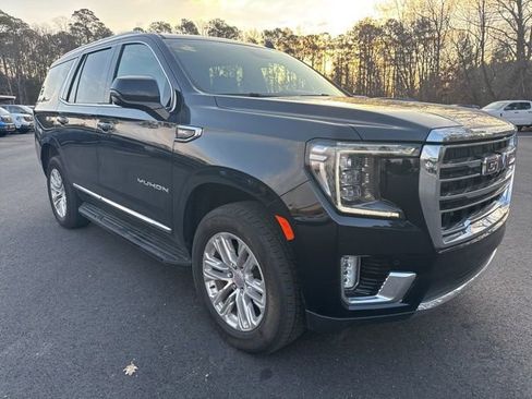 Used 2024 GMC Yukon SLT w/ SLT Luxury Package image 7
