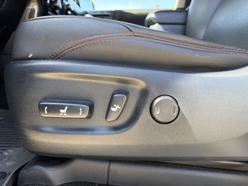 Used 2021 Toyota 4Runner Venture w/ Moonroof Package AWD/4WD image 6