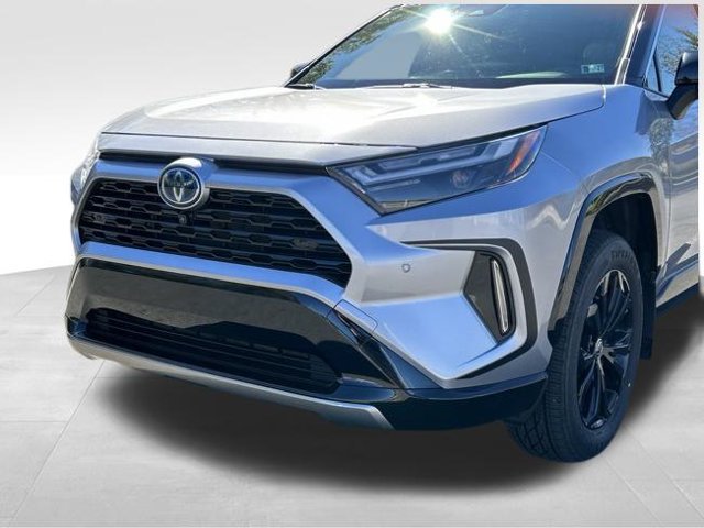 Used 2023 Toyota RAV4 XSE AWD/4WD image 9