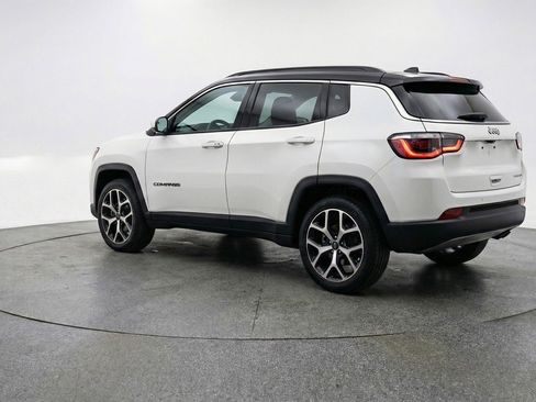 Used 2025 Jeep Compass Limited image 5