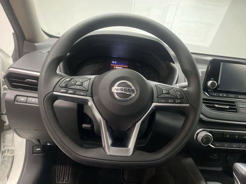 Used 2022 Nissan Altima 2.5 S FWD image 15