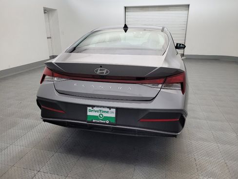 Used 2024 Hyundai Elantra SEL FWD image 7