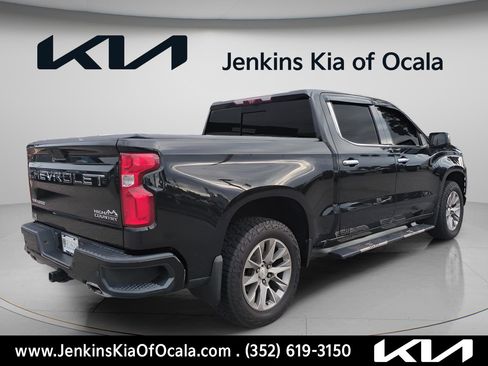 Used 2020 Chevrolet Silverado 1500 High Country w/ Technology Package AWD/4WD image 3