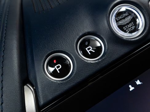 Used 2021 Aston Martin DBX image 63