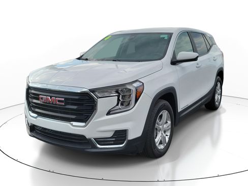 Used 2024 GMC Terrain SLE FWD image 3