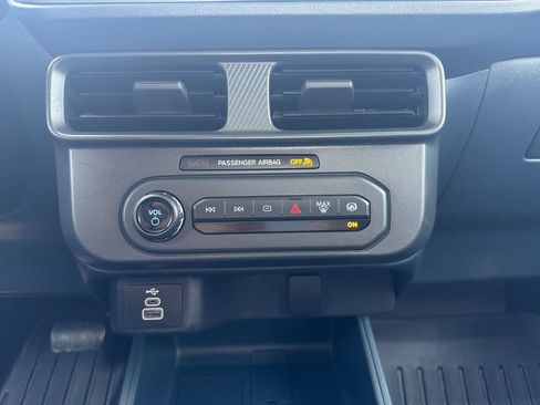 Used 2025 Ford Maverick XL w/ Equipment Group 101A AWD/4WD image 7