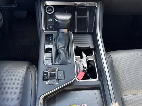 Used 2025 Lexus GX 550 w/ Accessory Package (Z1) AWD/4WD image 23