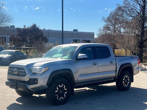 Used 2016 Toyota Tacoma TRD Off-Road image 5